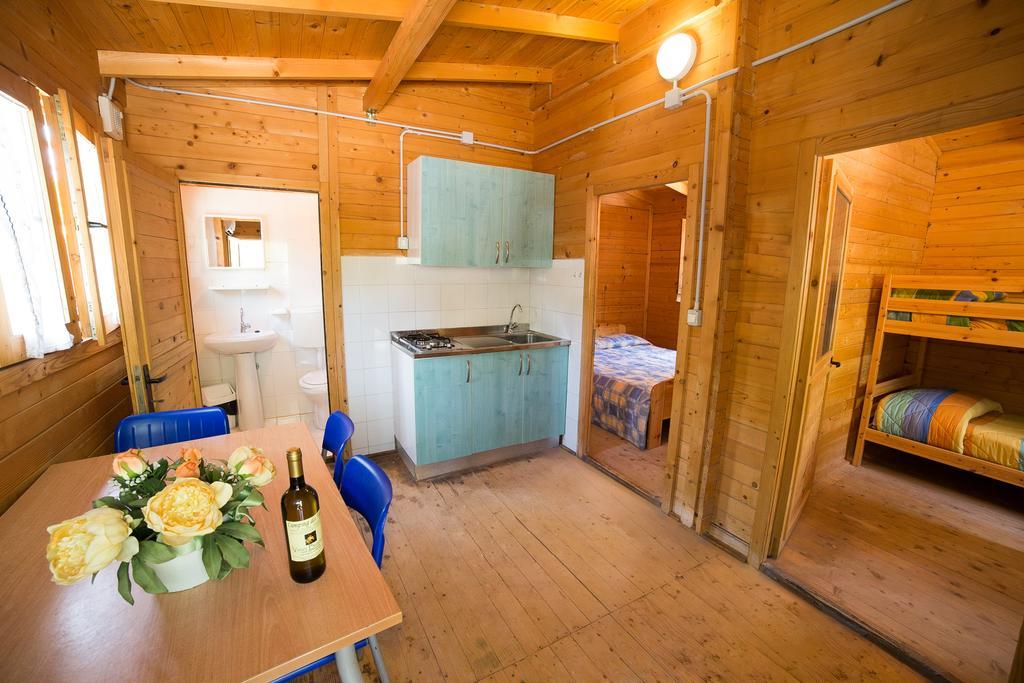 Camping Dei Tigli Torre del Lago Puccini Room photo